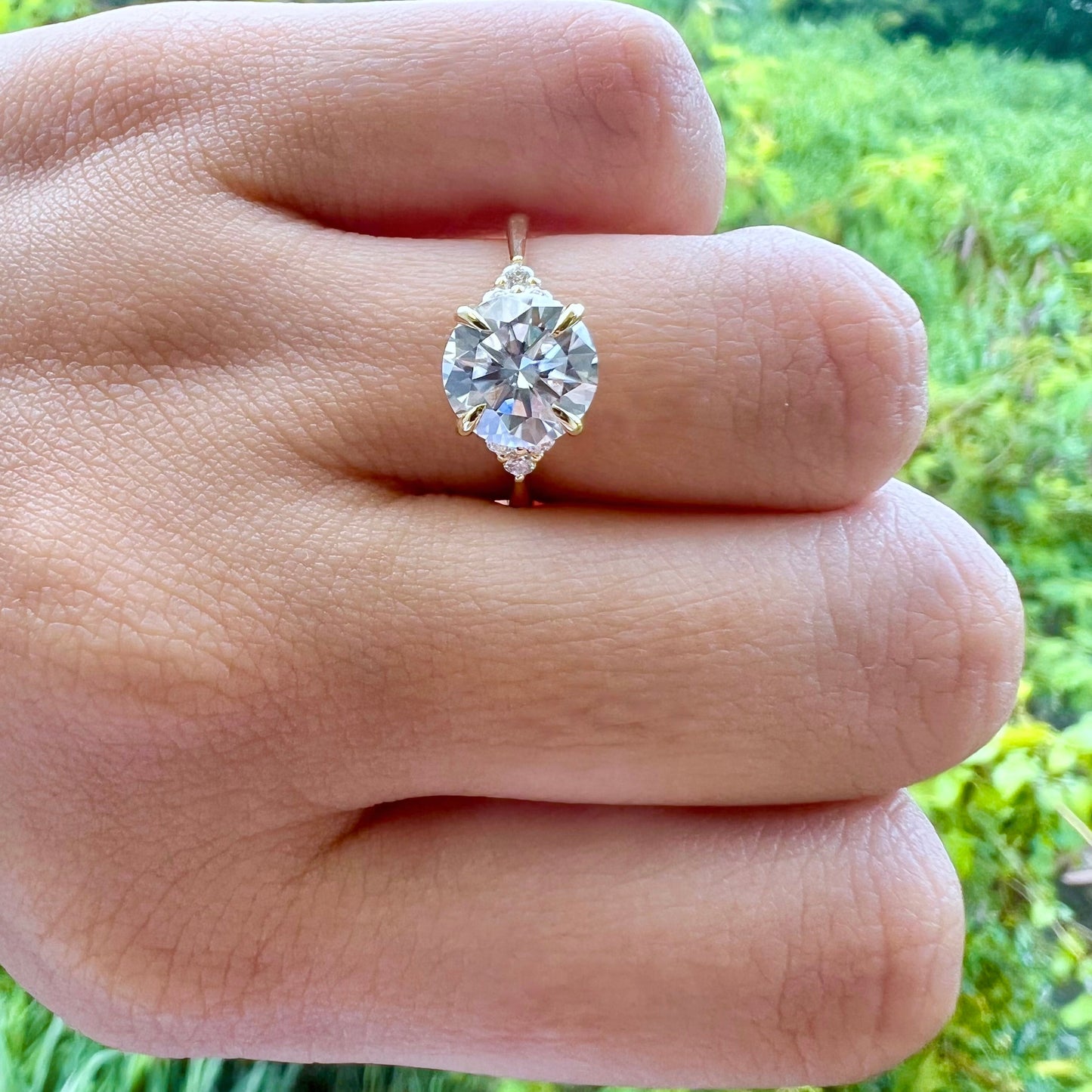 2.65 CT Round Moissanite Diamond Cluster Engagement Ring