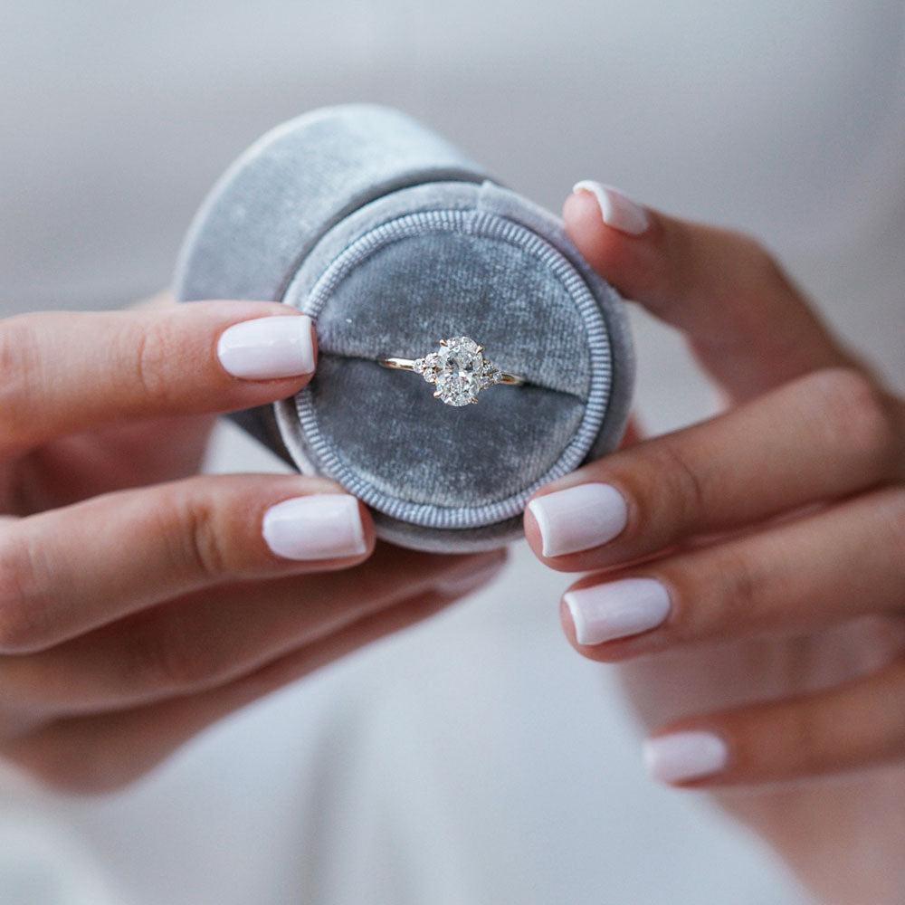 1.5 CT Oval Moissanite Diamond Cluster Engagement Ring