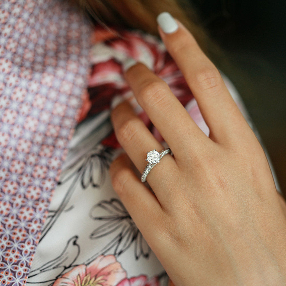 1.0 CT Round Moissanite Diamond Solitaire Engagement Ring