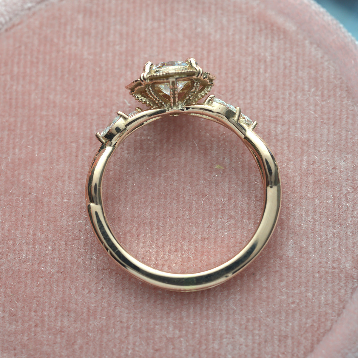 1.0 CT Round Moissanite Diamond Vintage Engagement Ring