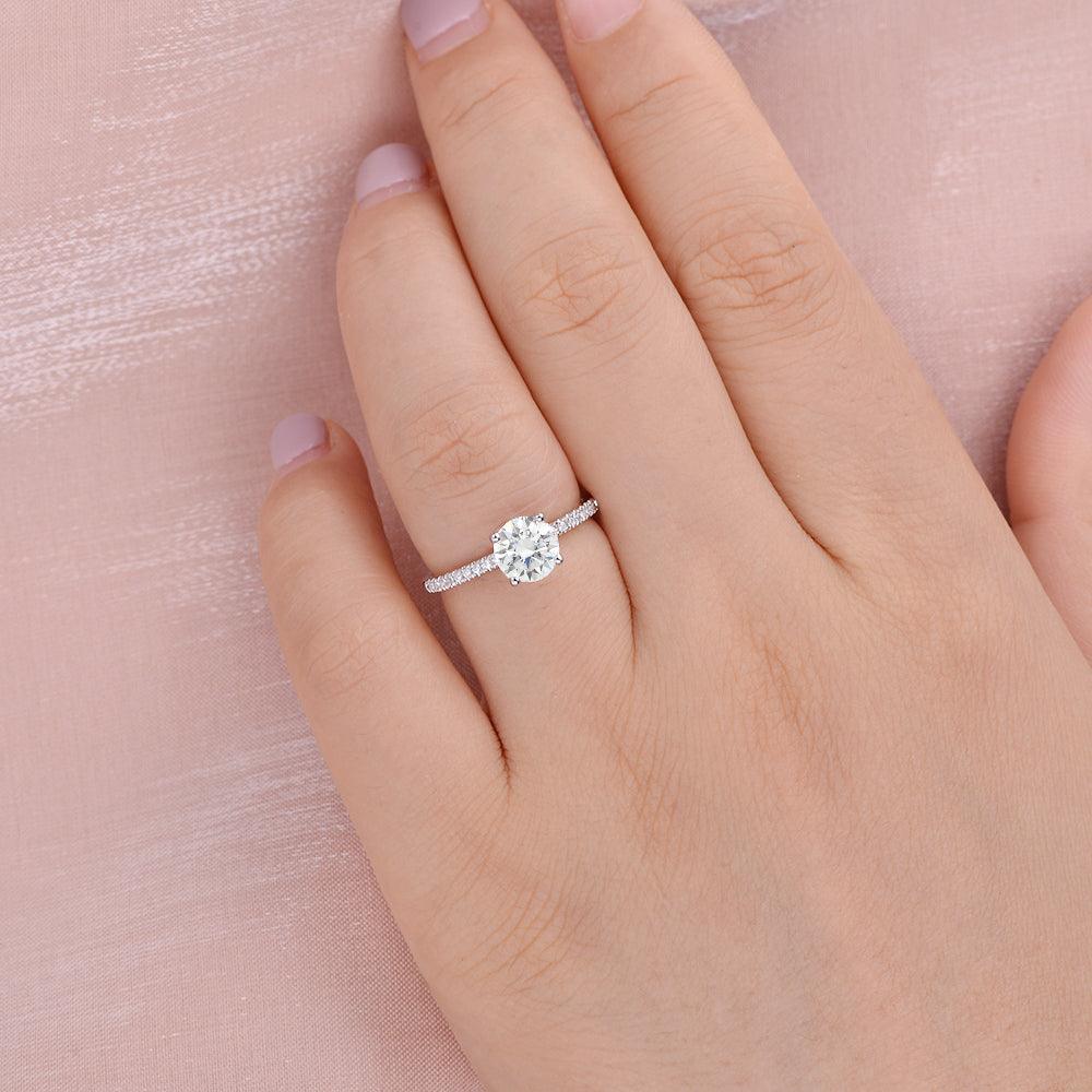 1.0 CT Round Moissanite Diamond Solitaire Engagement Ring