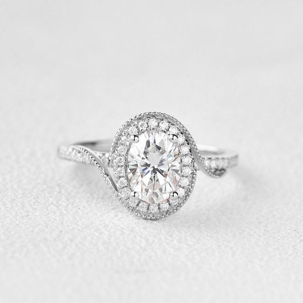 1.33 CT Oval Moissanite Diamond Halo Engagement Ring