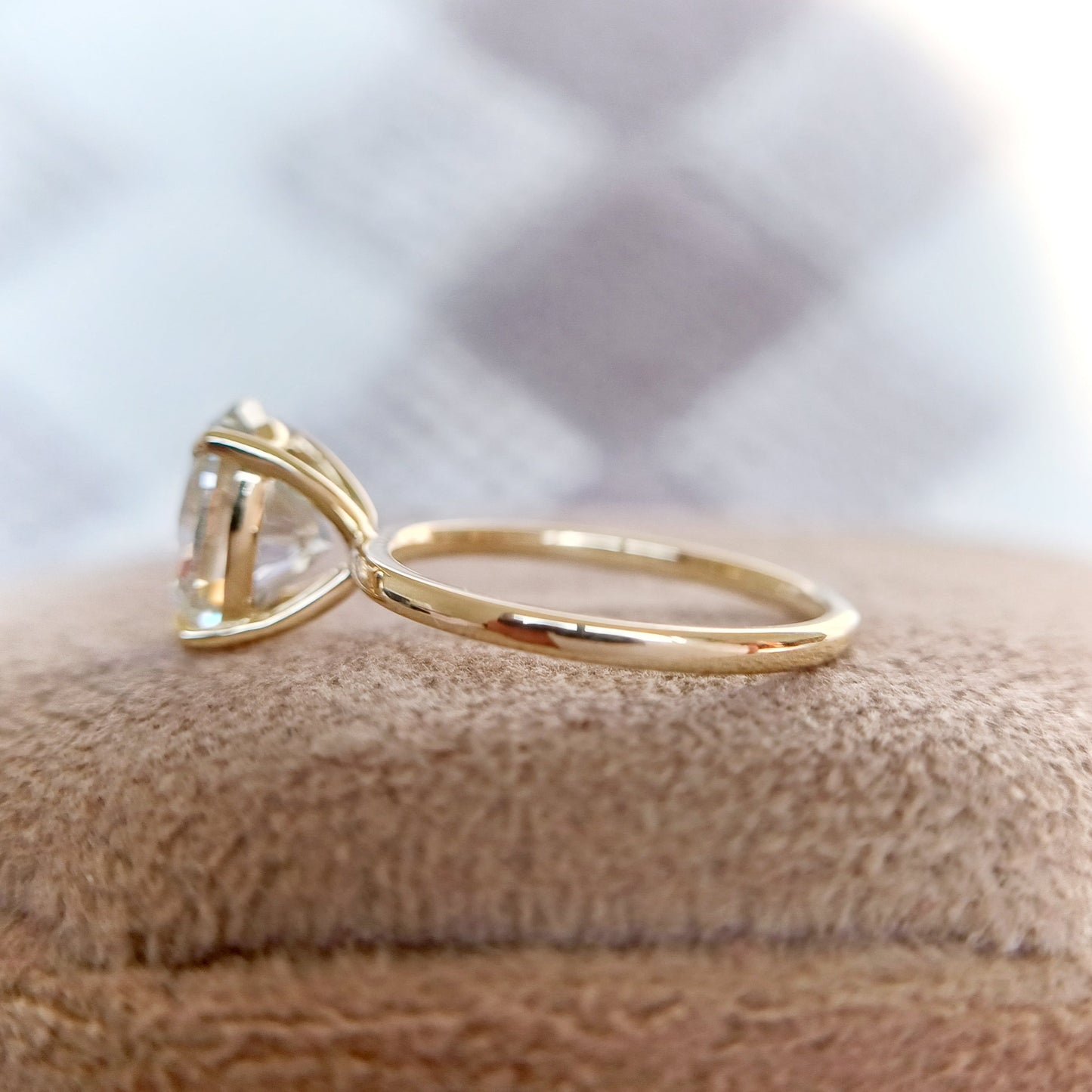 1.91 CT Oval Cut Solitaire Moissanite Diamond Engagement Ring