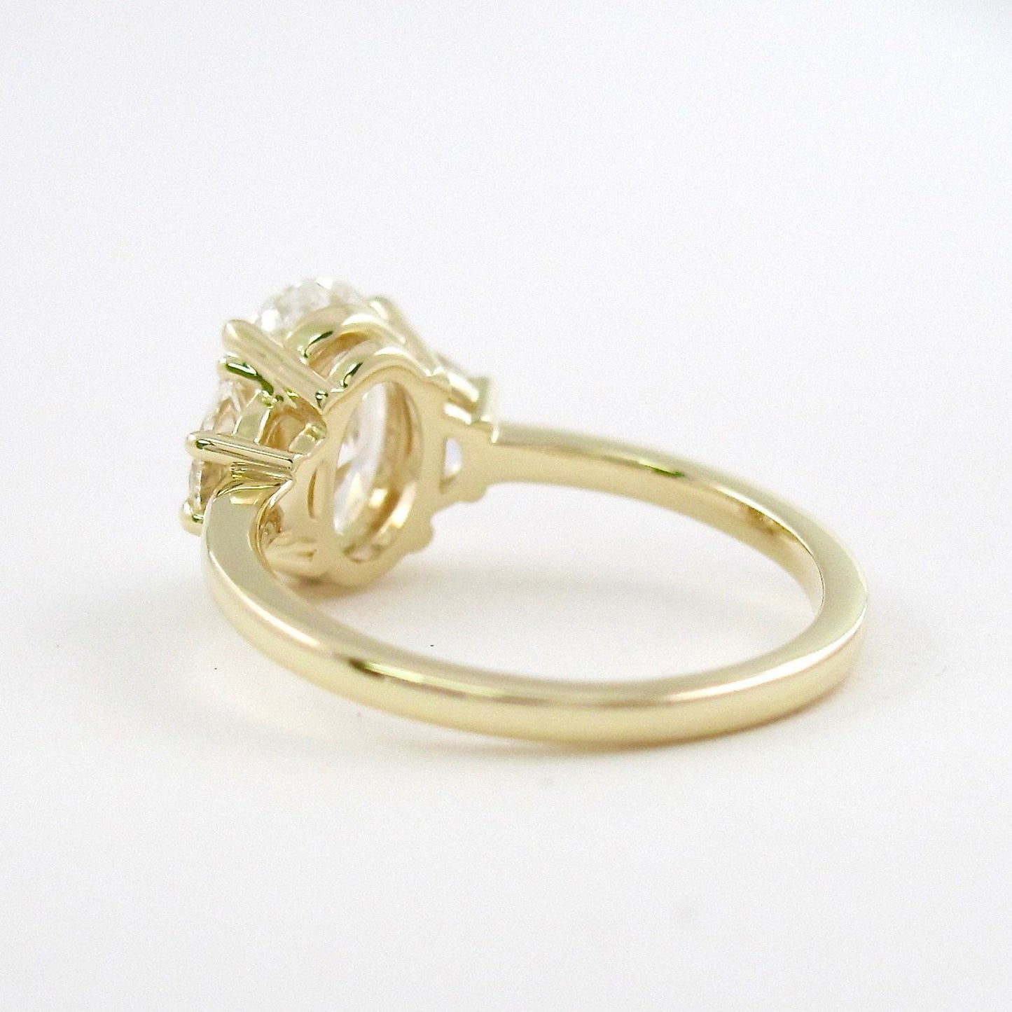 3.0 CT Oval Moissanite Diamond Three Stones Engagement Ring