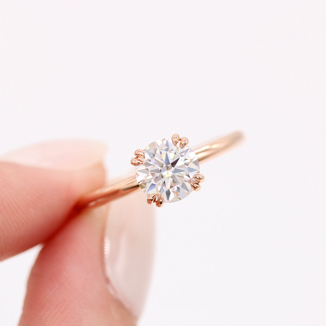 1.0 CT Round Moissanite Diamond Solitaire Engagement Ring