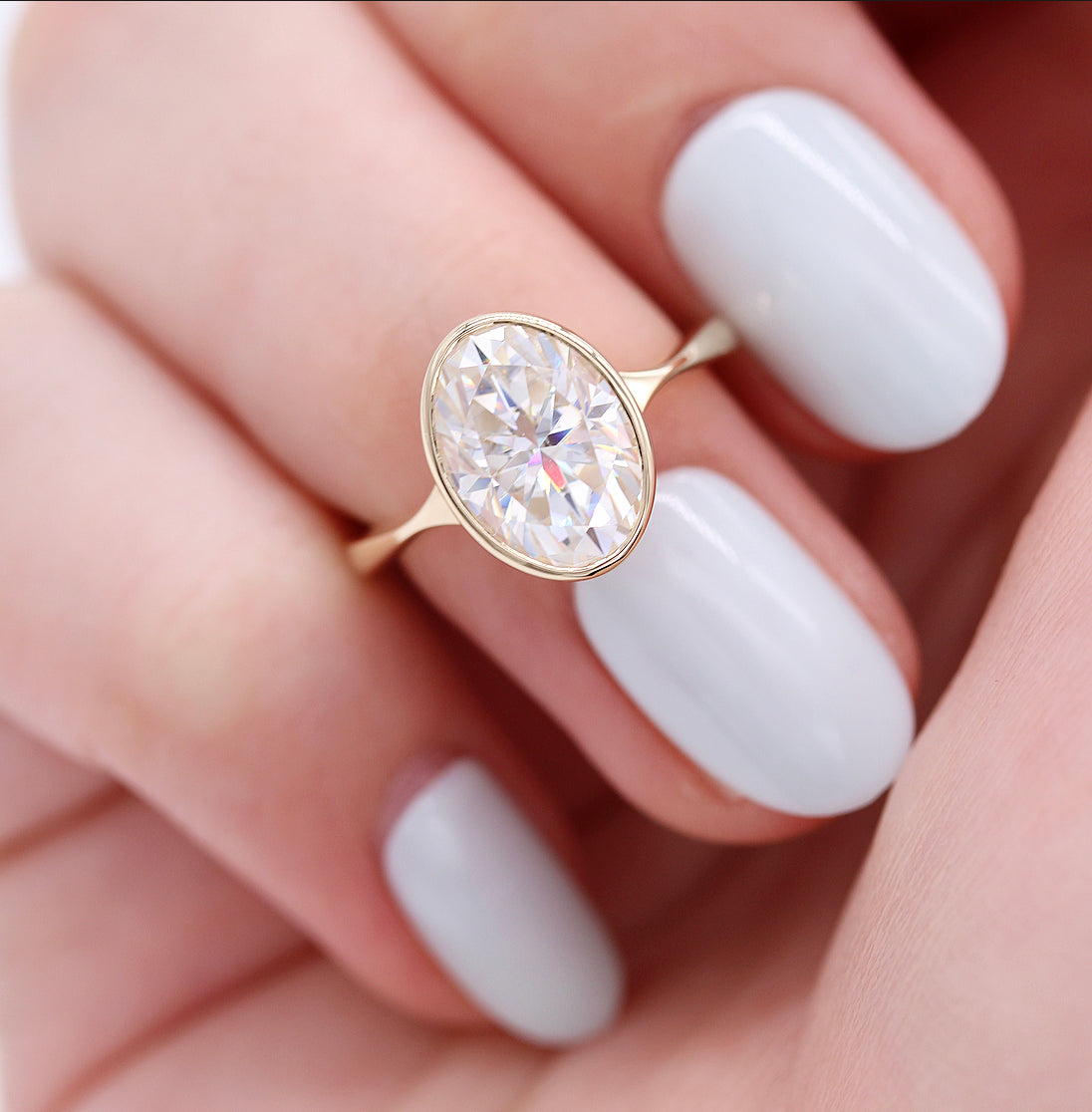 2.0-3.75 CT Oval Moissanite Diamond Bezel Solitaire Engagement Ring