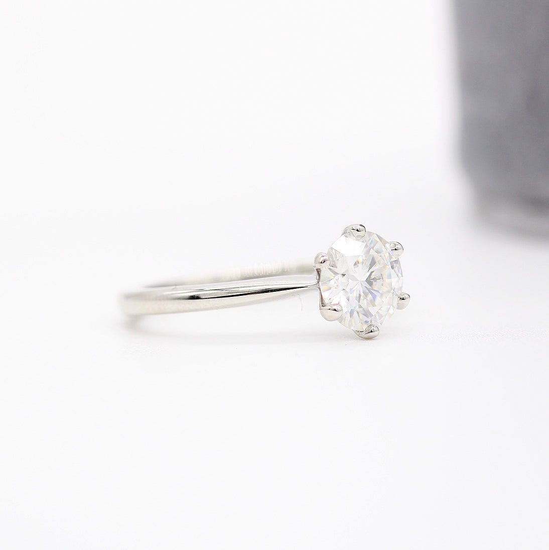 1.0 CT Round Moissanite Diamond Solitaire Engagement Ring