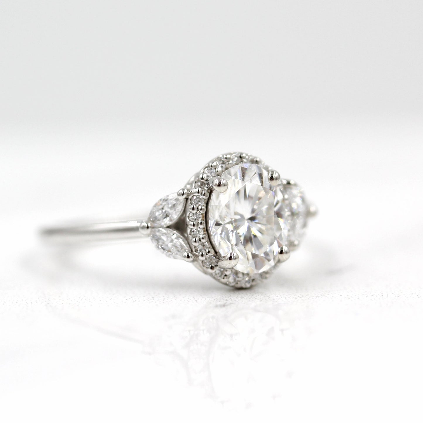 1.33 CT Oval Moissanite Diamond Halo Engagement Ring