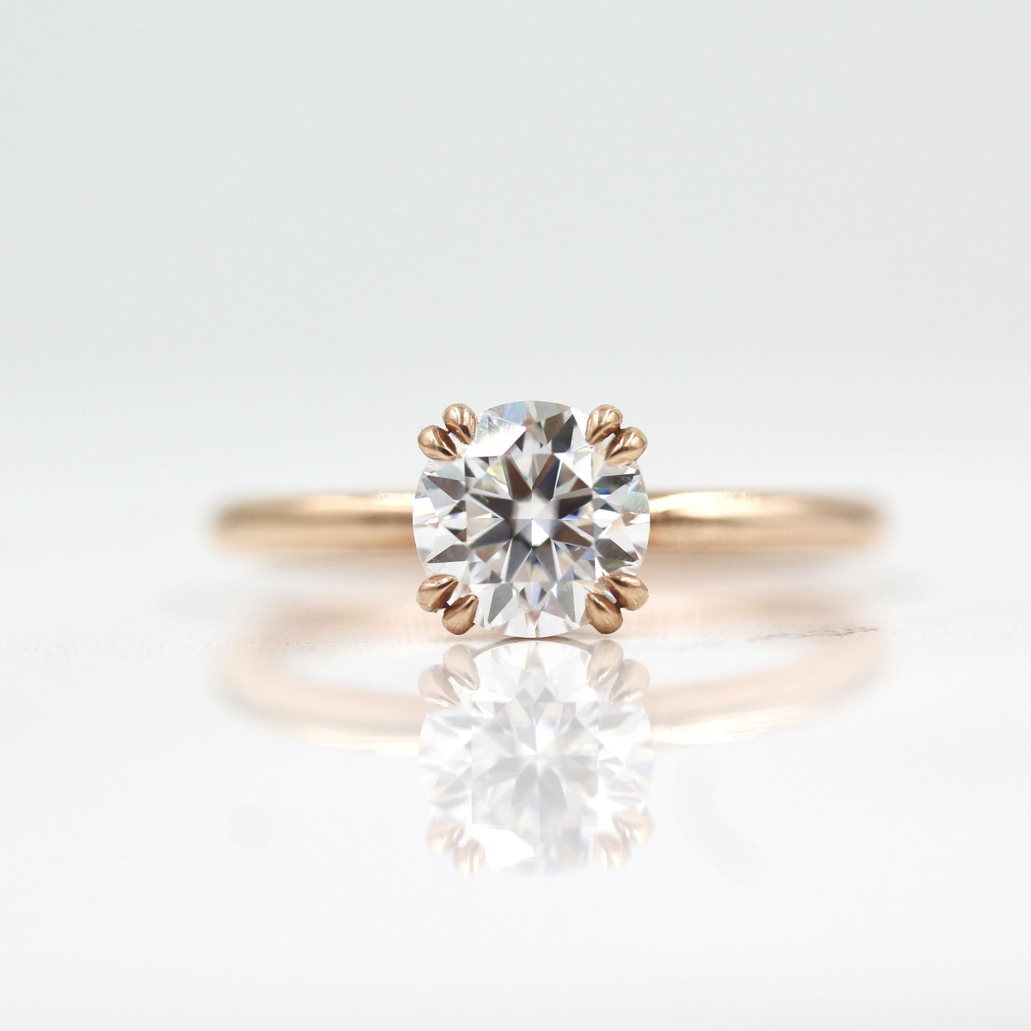 1.0 CT Round Moissanite Diamond Solitaire Engagement Ring