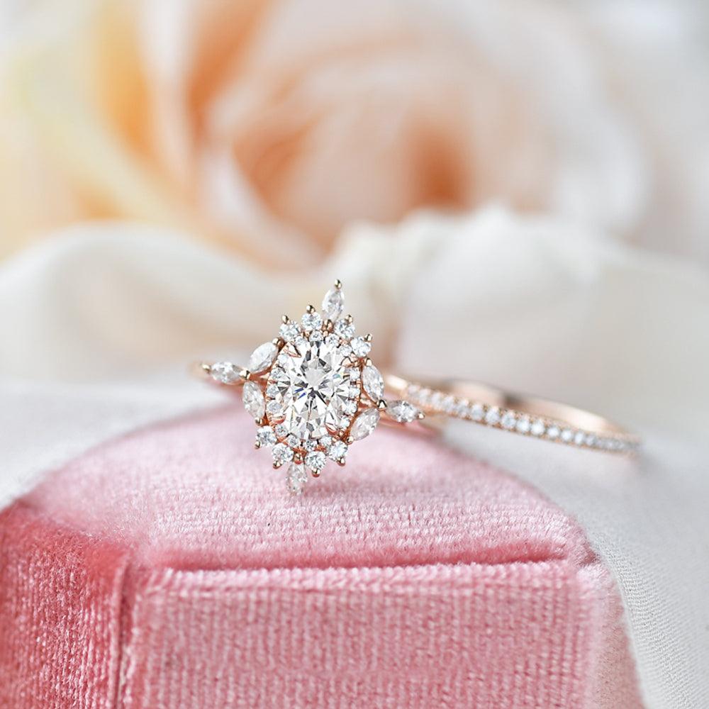 0.95 CT Oval Moissanite Diamond Cluster Engagement Ring
