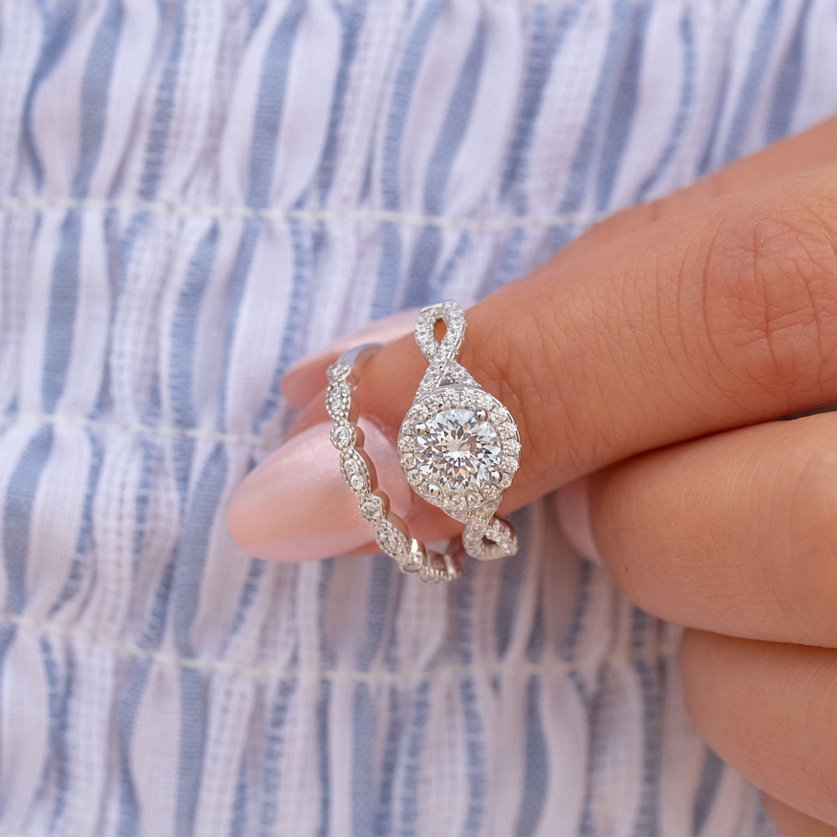 1.50 CT Oval Moissanite Diamond Halo Engagement Ring