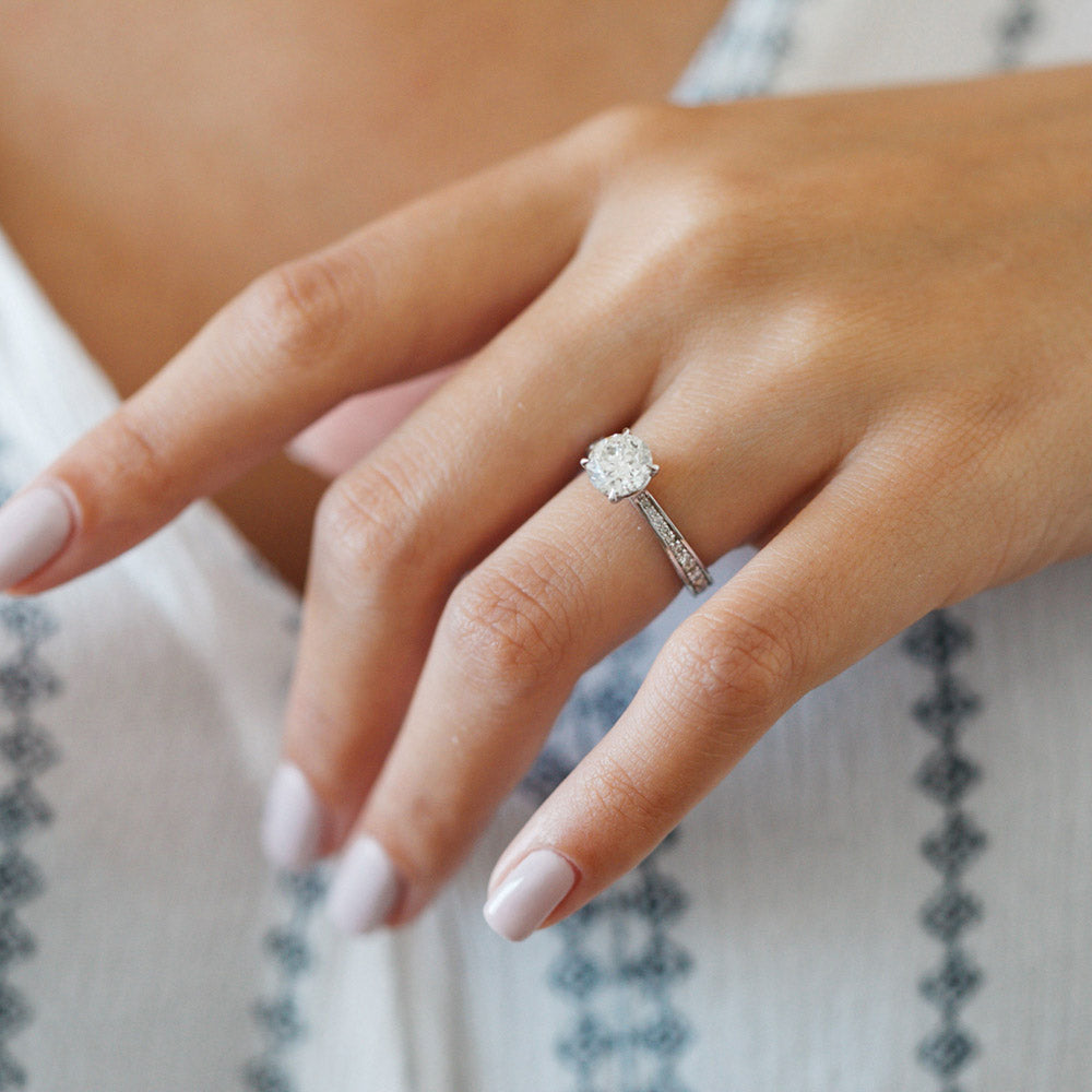 1.0 CT Round Moissanite Diamond Solitaire Engagement Ring