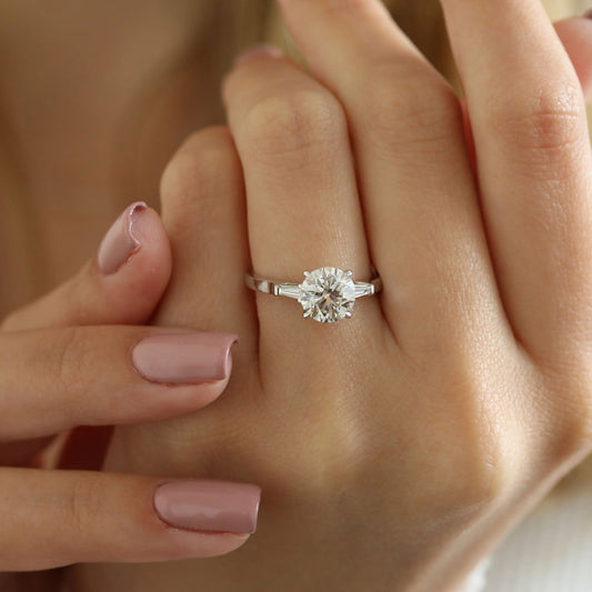 2.0 CT Round Moissanite Diamond Three Stones Engagement Ring