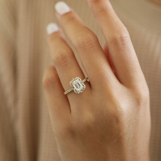 1.55 CT Emerald Moissanite Diamond Cluster Engagement Ring