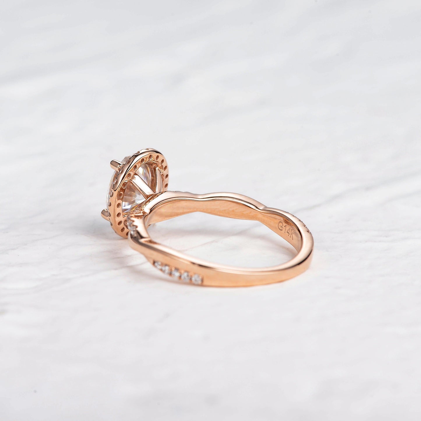 1.33 CT Oval Moissanite Diamond Halo Engagement Ring