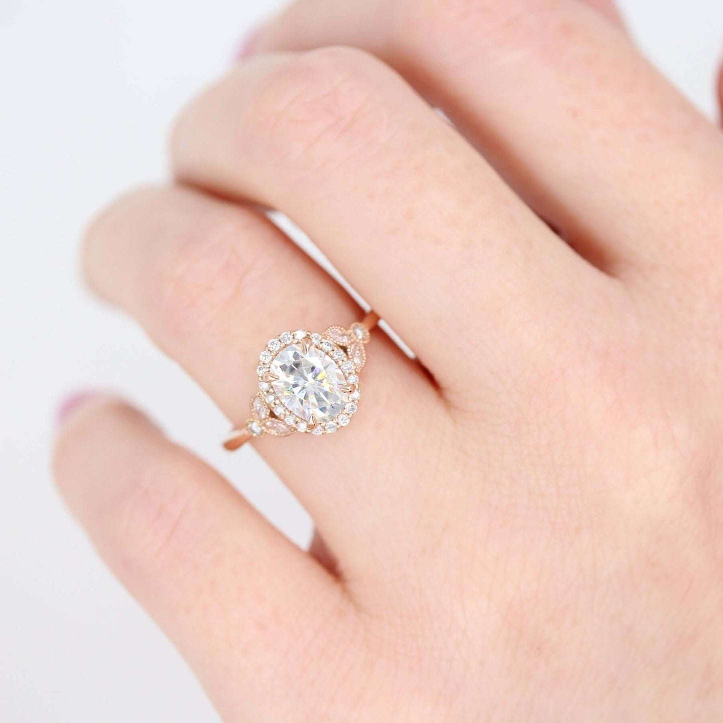 1.33 CT Oval Moissanite Diamond Halo Engagement Ring