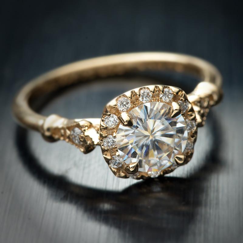 1.1 CT Round Moissanite Diamond Vintage Halo Engagement Ring