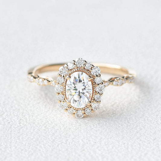 0.94 CT Oval Moissanite Diamond Halo Engagement Ring