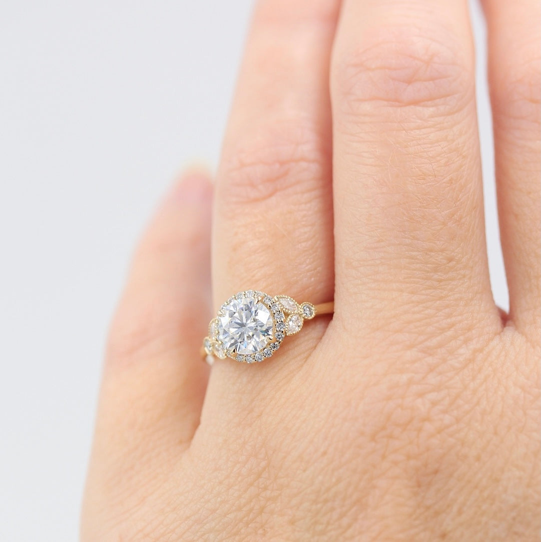 1.0 CT Round Moissanite Halo Diamond Engagement Ring