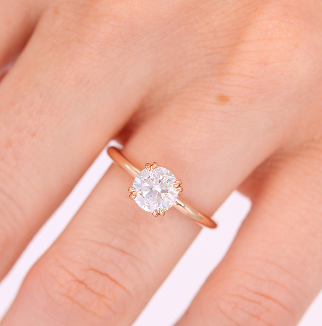 1.0 CT Round Moissanite Diamond Solitaire Engagement Ring