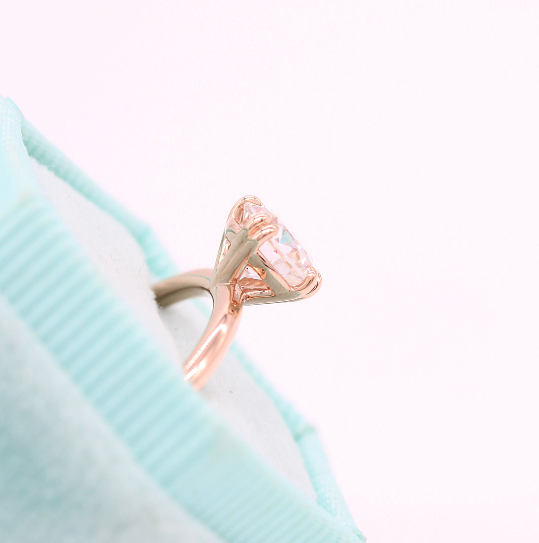 1.0 CT Round Moissanite Diamond Solitaire Engagement Ring