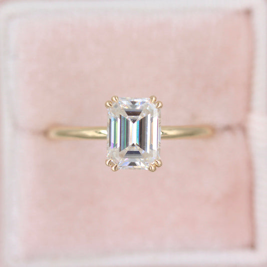 1.55 CT Emerald Moissanite Diamond Solitaire Engagement Ring